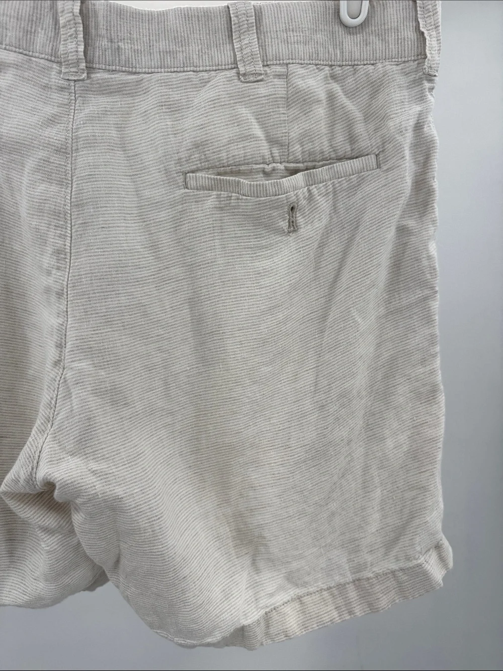 J. Crew Men's Cream Textured Flat-Front Shorts 100% linen 34 preppy summer